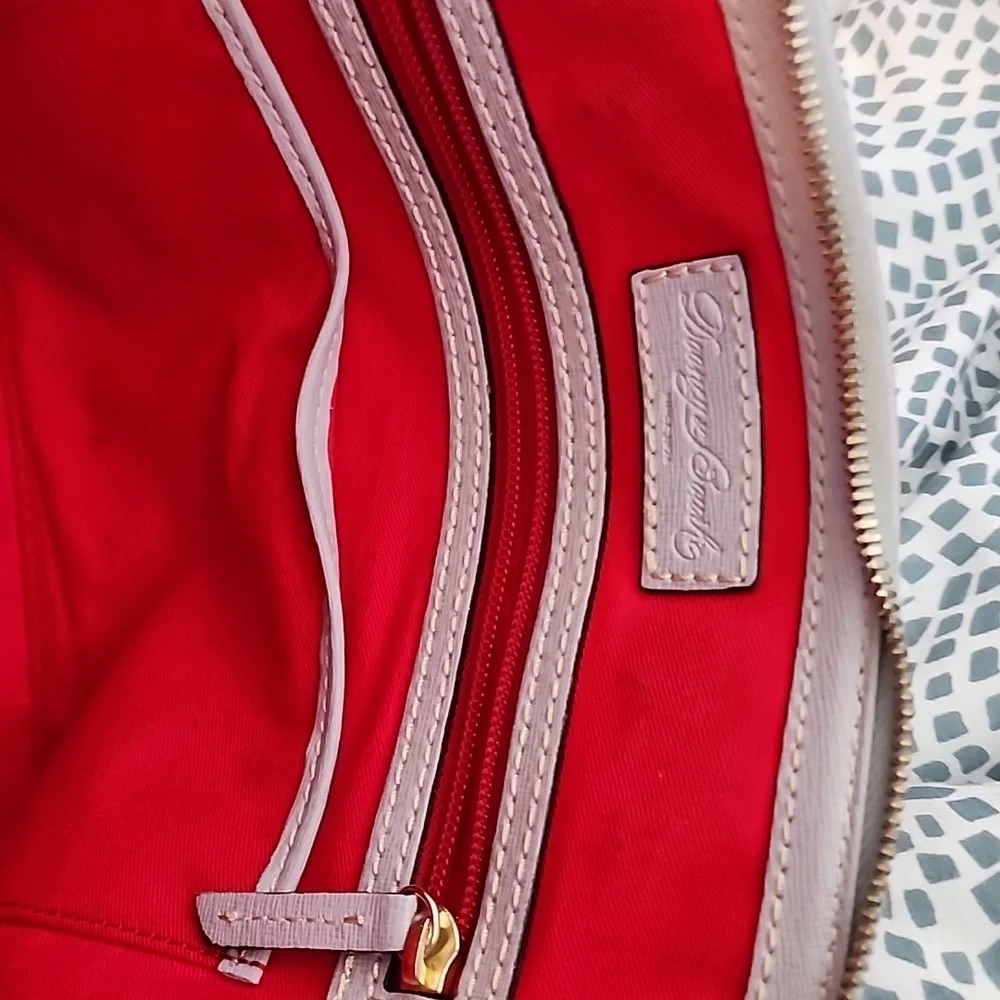 Dooney & Bourke this zip